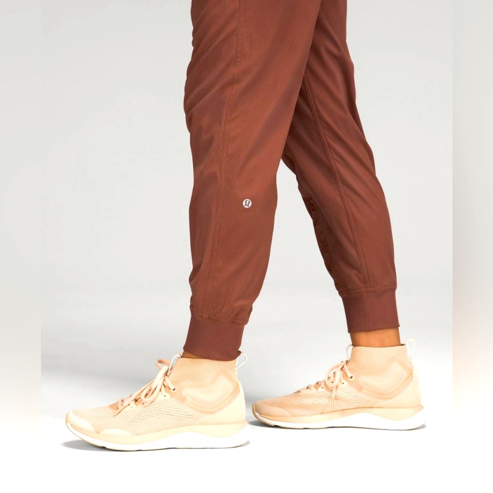 Lululemon Dance Studio MR Jogger Size 14 Brown